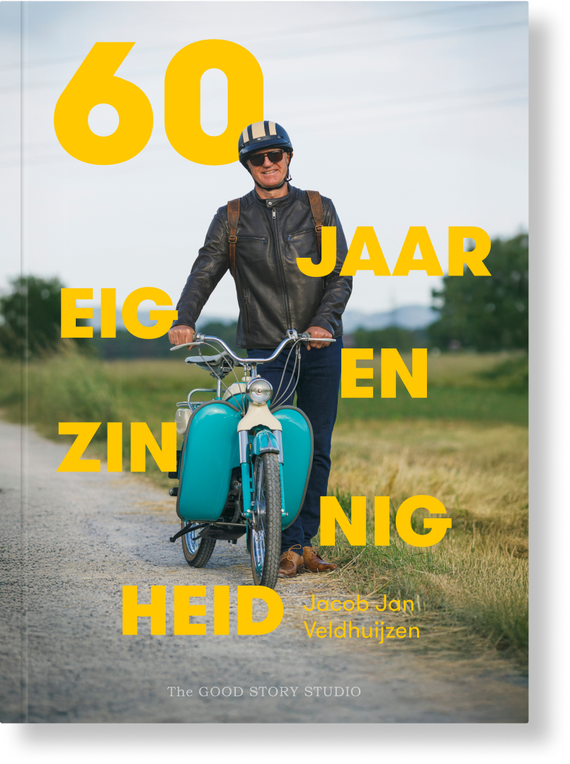 “Als ik iets in mijn kop heb, heb ik het niet in mijn kont”, aldus Jacob Jan. In dit boek dat hij maakte ter ere van zijn pensioen deelt hij zijn bijzondere kijk op het leven, de liefde, zijn werk en natuurlijk zijn ruim honderd klassieke motoren, bromfietsen en ander rollend materieel.